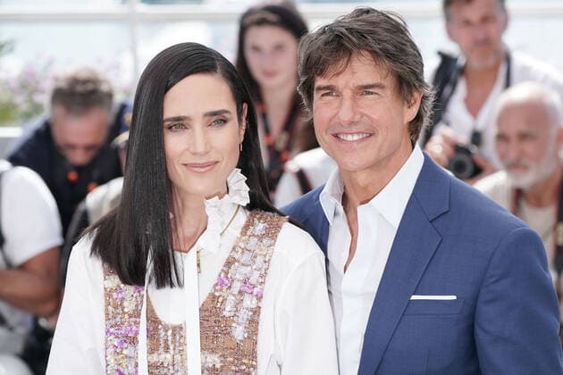 Jennifer Connelly - Tom Cruise CELEBRITES : 75Ã me Festival de Cannes - Photocall du film Â« Maverick Â» - 18 05 2022 NorbertScanella Panoramic 