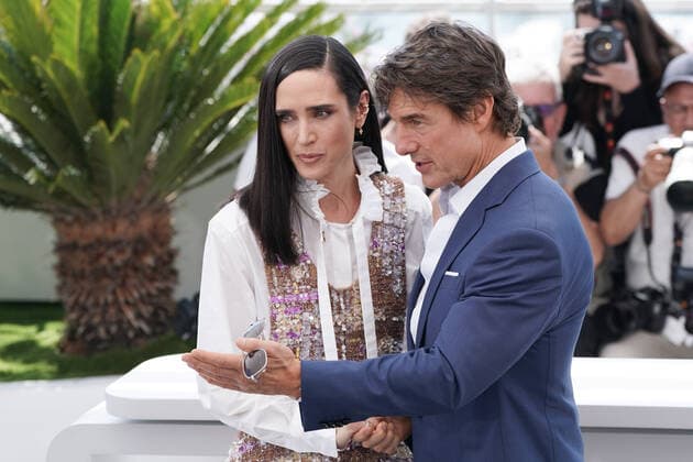 Jennifer Connelly - Tom Cruise CELEBRITES : 75Ã me Festival de Cannes - Photocall du film Â« Maverick Â» - 18 05 2022 NorbertScanella Panoramic 