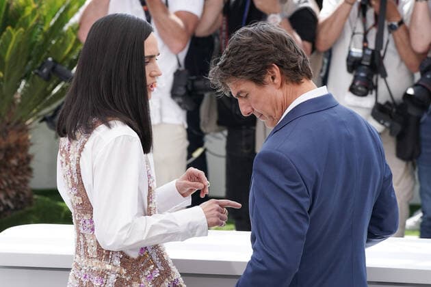 Jennifer Connelly - Tom Cruise CELEBRITES : 75Ã me Festival de Cannes - Photocall du film Â« Maverick Â» - 18 05 2022 NorbertScanella Panoramic 