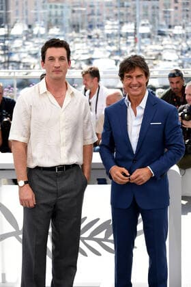 Cannes 2022 - 75Â° Festival Internazionale del cinema, Photocall del film Top Gun: Maverick . Nella foto Tom Cruise, Miles Teller  Copyright: xAlbertoxTerenghix xipa-agency.nex xVenezia2020x