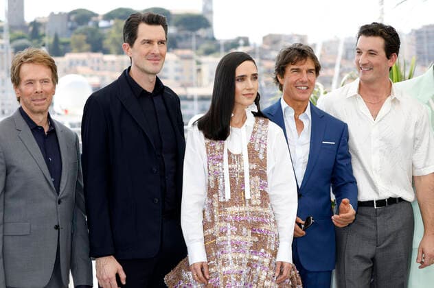 Jerry Bruckheimer, Joseph Kosinski, Jennifer Connelly, Tom Cruise, Miles Teller andJay Ellis at the photocall for the feature film Top Gun Maverick at the Festival de Cannes 2022 75 Cannes International Film Festival at the Palais des Festivals Cannes, 18 05 2022. Foto:xD.xBedrosianx xFuturexImage