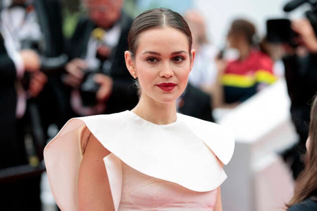 Emilia Schüle at the premiere of the feature film Top Gun Maverick at the Festival de Cannes 2022 75 Cannes International Film Festival at the Palais des Festivals Cannes, 18 05 2022 Foto:xS.xGabschx xFuturexImage