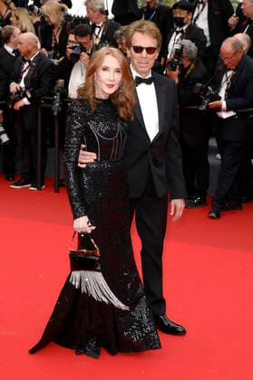 Jerry Bruckheimer with wife Linda Bruckheimer at the premiere of the feature film Top Gun Maverick at the Festival de Cannes 2022 75 Cannes International Film Festival at the Palais des Festivals Cannes, 18 05 2022. Foto:xS.xGabschx xFuturexImage