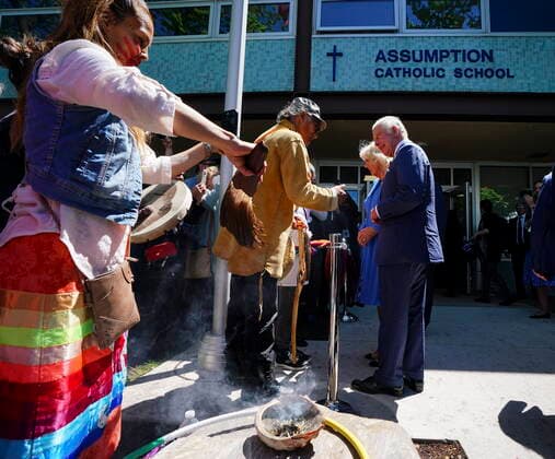 May 18, 2022, Ottawa, Ontario, Canada: Prince Charles and Camilla, Duchess of Cornwall, visit Assumption Catholic School in Ottawa, while on their 2022 Royal Tour to Canada on Wednesday May 18, 2022. Ottawa Canada  - ZUMAc35_ 20220518_zaf_c35_080 Copyright: xSeanxKilpatrickx