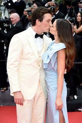 Cannes 2022 - 75Â° Festival Internazionale del cinema, Prima Serata, Red Carpet del film Top Gun: Maverick. Nella foto Miles Teller e la fidanzata Keleigh Sperry  Copyright: xAlbertoxTerenghix xipa-agency.nex xVenezia2020x