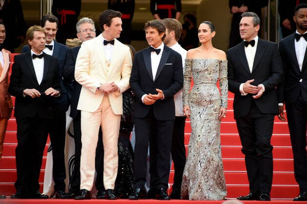 Cannes 2022 - 75Â° Festival Internazionale del cinema, Prima Serata, Red Carpet del film Top Gun: Maverick. Nella foto Miles Teller Jennifer Connelly e Tom Cruise con il cast  Copyright: xAlbertoxTerenghix xipa-agency.nex xVenezia2020x