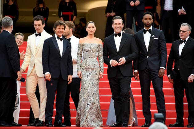 Cannes 2022 - 75Â° Festival Internazionale del cinema, Prima Serata, Red Carpet del film Top Gun: Maverick. Nella foto Miles Teller Jennifer Connelly e Tom Cruise con il cast  Copyright: xAlbertoxTerenghix xipa-agency.nex xVenezia2020x
