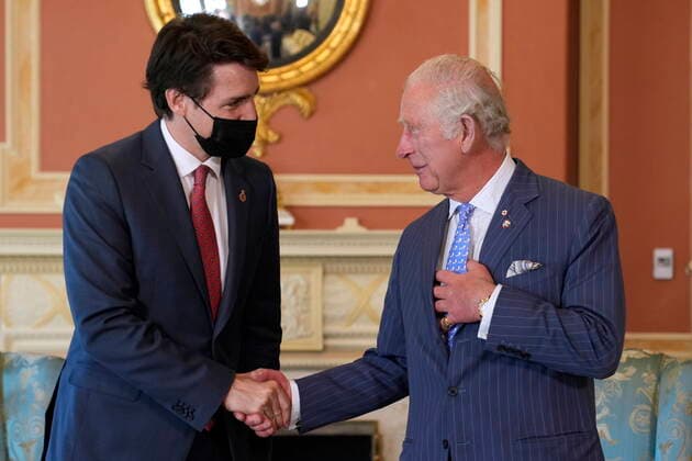 May 18, 2022, Ottawa, ON, Canada: Prince Charles shakes hands with Prime Minister Justin Trudeau during a bilateral meeting at Government House in Ottawa on the Canadian Royal Tour, Wednesday, May 18, 2022. Ottawa Canada  - ZUMAc35_ 20220518_zaf_c35_122 Copyright: xPaulxChiassonx