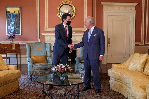 May 18, 2022, Ottawa, ON, Canada: Prince Charles shakes hands with Prime Minister Justin Trudeau during a bilateral meeting at Government House in Ottawa on the Canadian Royal Tour, Wednesday, May 18, 2022. Ottawa Canada  - ZUMAc35_ 20220518_zaf_c35_123 Copyright: xPaulxChiassonx