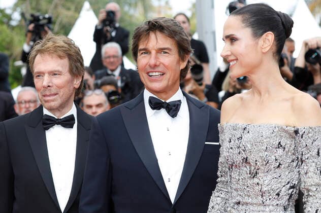 Jerry Bruckheimer, Tom Cruise and Jennifer Connelly at the premiere of the feature film Top Gun Maverick at the Festival de Cannes 2022 75 Cannes International Film Festival at the Palais des Festivals Cannes, 18 05 2022. Foto:xD.xBedrosianx xFuturexImage