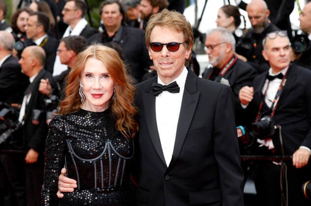 Jerry Bruckheimer with wife Linda Bruckheimer at the premiere of the feature film Top Gun Maverick at the Festival de Cannes 2022 75 Cannes International Film Festival at the Palais des Festivals Cannes, 18 05 2022. Foto:xD.xBedrosianx xFuturexImage