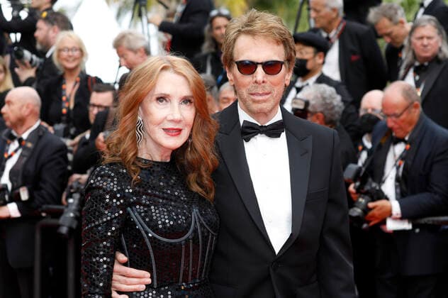 Jerry Bruckheimer with wife Linda Bruckheimer at the premiere of the feature film Top Gun Maverick at the Festival de Cannes 2022 75 Cannes International Film Festival at the Palais des Festivals Cannes, 18 05 2022. Foto:xD.xBedrosianx xFuturexImage