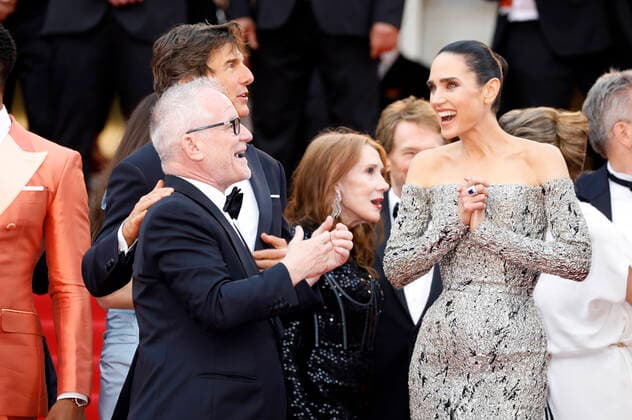 Thierry Fremaux, Tom Cruise and Jennifer Connelly at the premiere of the feature film Top Gun Maverick at the Festival de Cannes 2022 75 Cannes International Film Festival at the Palais des Festivals Cannes, 18 05 2022. Foto:xD.xBedrosianx xFuturexImage