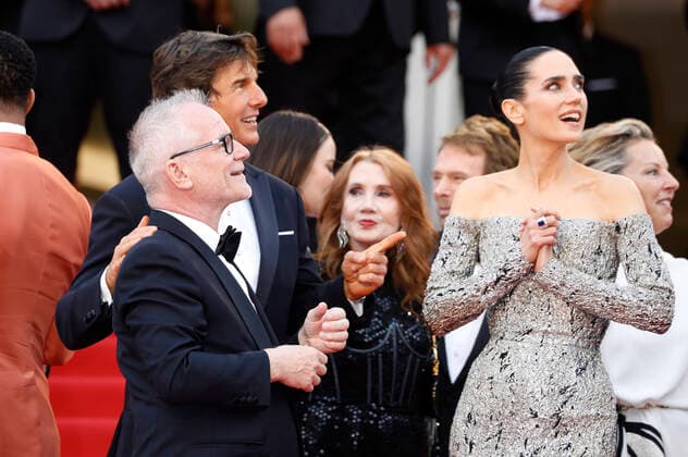 Thierry Fremaux, Tom Cruise and Jennifer Connelly at the premiere of the feature film Top Gun Maverick at the Festival de Cannes 2022 75 Cannes International Film Festival at the Palais des Festivals Cannes, 18 05 2022. Foto:xD.xBedrosianx xFuturexImage