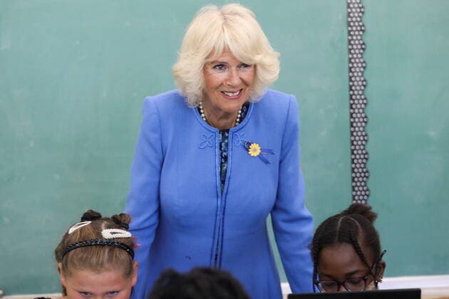 May 18, 2022, OTTAWA, ON, CANADA: Camilla, Duchess of Cornwall smiles as she meets students while visiting Assumption Elementary School, on the second day of the Canadian 2022 Royal Tour in Vanier, Ontario on Wednesday May 18, 2022. OTTAWA CANADA  - ZUMAc35_ 20220518_zaf_c35_163 Copyright: xCarlosxOsoriox