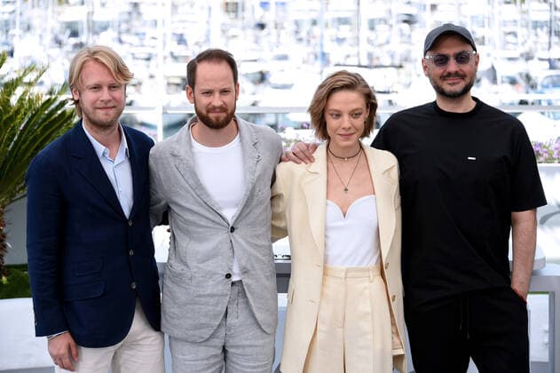Entertainment Bilder des Tages 75th Cannes film festival 2022, Photocall film ™Zheng Chaikovskogo™ (Chaikovsky™s wife). Pictured: Kirill Serebrennikov, Alena Mikhailova, Odin Birov, Ilya Stewart  Copyright: xAlbertoxTerenghi Cannesx2022x xix xVenezia2020x