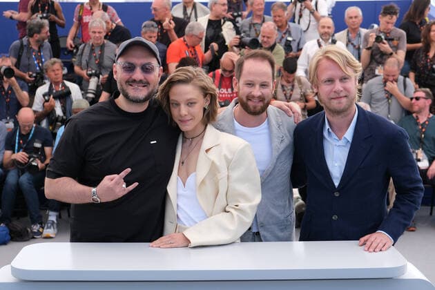 75eme Festival International du Film de Cannes. Photocall du film Tchaikovski s Wife . 75eme Festival International du Film de Cannes. Photocall du film Tchaikovski s Wife . Festival de Cannes 2022 - The 75th annual Cannes film festival 2022 in Cannes - France - photocall of Tchaikovski s Wife 280342 2022-05-19 Cannes France Mikhailova, Alena; Serebrennikov, Kirill; Biron, Odin  Copyright: xSergexArnalx xStarfacex STAR_280342_035