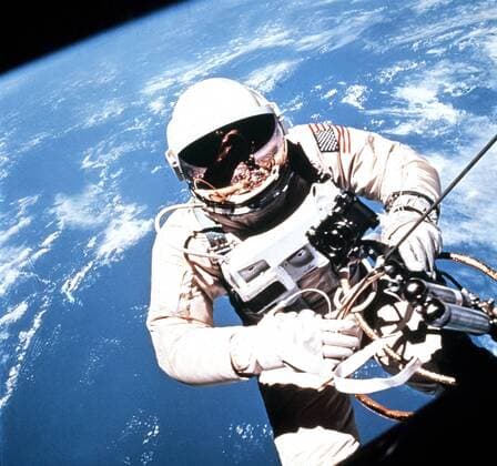 Astronaut Edward White in E.V.A during the Gemini 4 mission (June 3,1965) Astronaut Edward White in Extravehicular Activity during the Gemini 4 mission.He spent 21 minutes outside the capsule (June 3,1965) Copyright: xPhoto12 Coll-DITE NASAx DIT01037_210