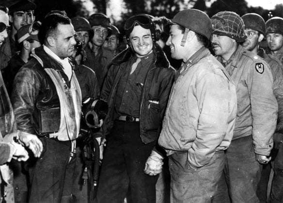 U.S fighter-bomber pilots land in Normandy (France) June 7, 1944 Maj. Gen. E.R. Quesada, C.G. of the 9th U.S Air Force Fighter Command, talks to pilots of P-47 Thunderbolt fighter-bomber planes after their first landings on a landing field built in Normandy (France) June 7, 1944. Copyright: xPhoto12 Coll-DITE USISx DIT01047_101