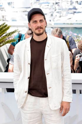 Luca Marinelli at the photocall for the feature film The Eight Mountains Le otto montagne at the Festival de Cannes 2022 75 Cannes International Film Festival at the Palais des Festivals Cannes, 19 05 2022 Foto:xS.xGabschx xFuturexImage