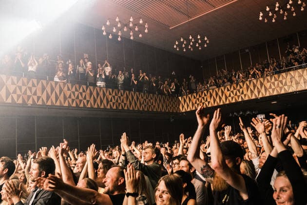 Meute live in Copenhagen, Denmark Copenhagen, Denmark. 18th, May 2022. Concert goers attend a live concert with the German techno marching band Meute at VEGA in Copenhagen. Copenhagen Denmark  Copyright: xGonzalesxPhoto FlemmingxBoxJensex