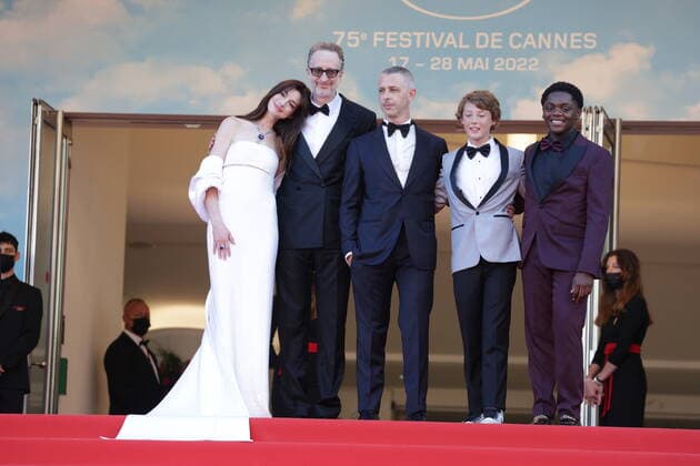 75eme Festival International du Film de Cannes. Montee des marches du film Armageddon Time . 75th Cannes International Film Festival .Red Carpet of the movie Armageddon Time . 280374 0000-00-00 Cannes France Gray, James; Hathaway, Anne  Copyright: xTerencexBaelenx STAR_280374_061