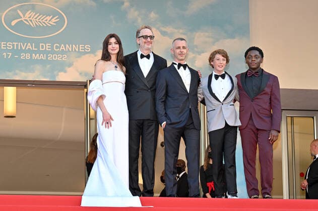 75eme Festival International du Film de Cannes. Montee des marches du film Armageddon Time . 75th Cannes International Film Festival .Red Carpet of the movie Armageddon Time . 280382 2022-05-19 Cannes France Gray, James; Hathaway, Anne  Copyright: xL.Urmanx xStarfacex STAR_280382_083