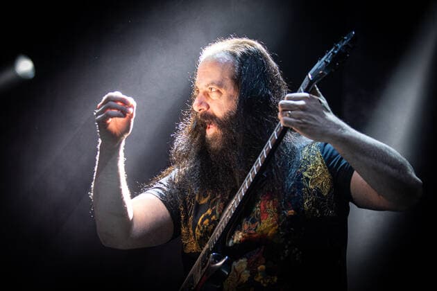 Dream Theater live in Oslo, Norway Oslo, Norway. 19th, May 2022. The American progressive metal band Dream Theater performs a live concert Oslo Spektrum in Oslo. Here guitarist John Petrucci is seen live on stage. Oslo Norway  Copyright: xGonzalesxPhoto Jan-ErikxEriksenx