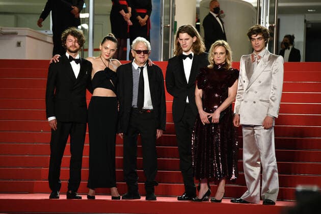 75th Cannes Film Festival 2022, Red Carpet Film EO. Pictured Sandra Mateusz KoÅ›ciukiewicz, Sandra Drzymalska, Jeremy Thomas, Michal Dymek, Ewa Piaskowska and Lorenzo Zurzolo  Copyright: xSimonexComix xipa-agency.netx xVeneziax2020x