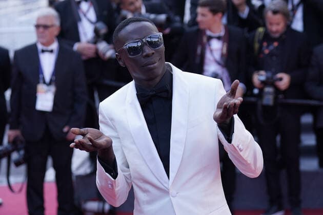 Internationale Filmfestspiele von Cannes, Armageddon Time Premiere Khaby Lame CELEBRITES : 75Ã me Festival de Cannes - Tapis rouge du film Â« Armageddon Time Â» - 19 05 2022 NorbertScanella Panoramic 