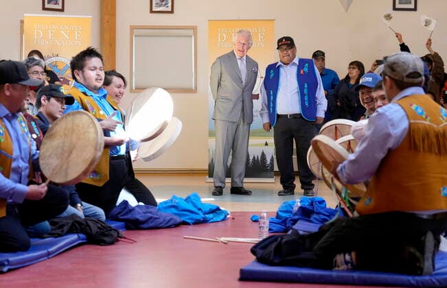 May 19, 2022, Yellowknife, NT, CANADA: Prince Charles, centre, takes in a drum dance and hand game after arriving in Yellowknife, Northwest Territories, during part of the Royal Tour of Canada, Thursday, May 19, 2022. Yellowknife CANADA - ZUMAc35_ 20220519_zaf_c35_147 Copyright: xPaulxChiassonx