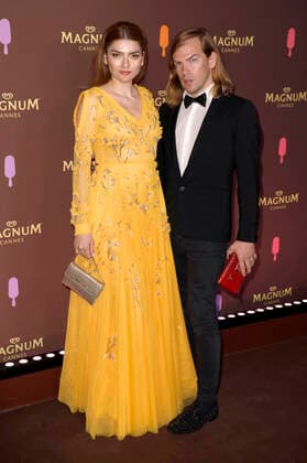 Blanca Blanco and Christophe Guillarme at the Magnum Party during the Festival de Cannes 2022 75 Cannes International Film Festival at the Magnum Beach Lounge Cannes, 19 05 2022. Foto:xS.xTschirnerx xFuturexImage
