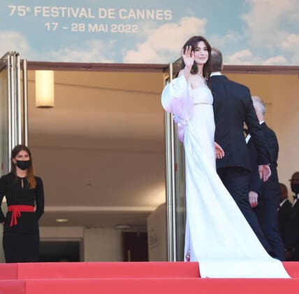 75th Cannes Film Festival - Armageddon Time - Premiere Featuring: Anne Hathaway Where: Cannes, France When: 19 May 2022 Credit: Cover Images Copyright: xx 51554758 EDITORIAL USE ONLY. NOT FOR USE BY NEWSPAPERS BASED IN THE UK.
