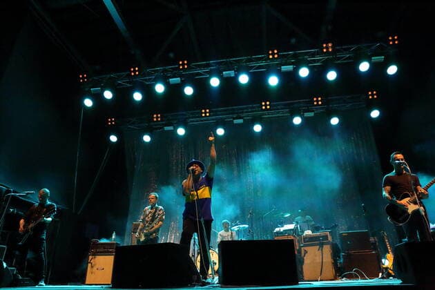 Bernd Kurtzke, Torsten Scholz, Arnim Teutoburg Weiß, Thomas Götz, Dennis Kern and Peter Baumann, f l , of the Beatsteaks at an open air concert at the Waschhaus in Potsdam, 19 May 2022 Beatsteaks concert Potsdam