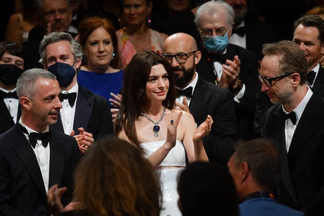 280406 2022-05-19 Cannes France Gray, James; Hathaway, Anne  Copyright: xSergexArnalx xStarfacex STAR_280406_012