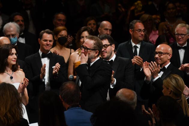 280406 2022-05-19 Cannes France Gray, James; Hathaway, Anne  Copyright: xSergexArnalx xStarfacex STAR_280406_026