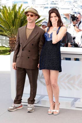 Jeremy Strong and Anne Hathaway at the photocall for the feature film Armageddon Time at the Festival de Cannes 2022 75 Cannes International Film Festival at the Palais des Festivals Cannes, 20 05 2022. Foto:xS.xGabschx xFuturexImage