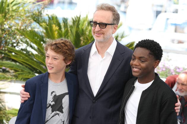 75eme Festival International du Film de Cannes. Photocall du film Armageddon Time . 75th International Cannes Film Festival. Photocall woth Armageddon Time movie cast 75th Cannes Film Festival. Photocall with cast of the film Armageddon time . Michael Banks Repeta, director James Gray and Jaylin Webb. 280423 2022-05-20 Cannes France  Copyright: xIsabellexVautierx xStarfacex STAR_280423_037