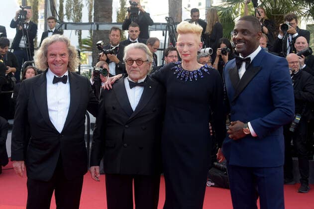 Entertainment Themen der Woche KW20 Entertainment Bilder des Tages 75th Cannes film festival 2022, Red Carpet film Three thousand years of longing. Pictured: Tilda Swinton, Doug Mitchell, George Miller, Idris Elba  Copyright: xAlbertoxTerenghi Cannesx2022x xix xVenezia2020x