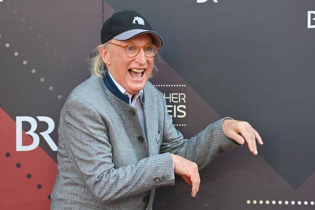 Bilder des Jahres 2022, Entertainment 05 Mai Entertainment Themen der Woche KW20 Entertainment Bilder des Tages Otto WAALKES (Schauspieler,Autor,Koemoediant,Produzent). Einzelbild,angeschnittenes Einzelmotiv, Halbfigur,halbe Figur. Bayerischer Filmpreis 2021-Red Carpet,Roter Teppich, am 20.05.2022 im Prinzregententheater in Muenchen. *** Otto WAALKES actor,author,coemoediant,producer single image,cropped single image,half figure,half figure Bavarian Film Award 2021 Red Carpet,Red Carpet,on 20 05 2022 at Prinzregententheater in Munich