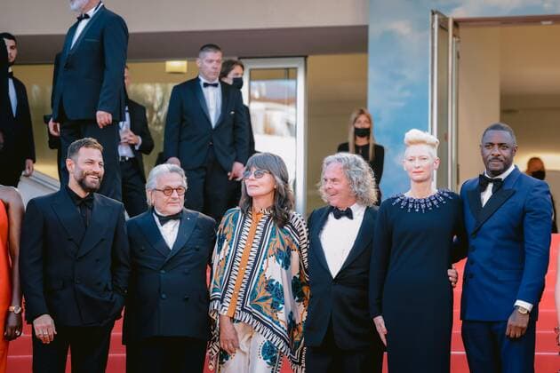 Internationale Filmfestspiele von Cannes, Three Thousand Years of Longing Premiere 75eme Festival International du Film de Cannes. Montee des marches du film Trois Mille Ans A T Attendre . 75th Cannes International Film Festival. Red Carpet of the film Three Thousand Years Waiting for You 280443 2022-05-20 Cannes France Swinton, Tilda; Elba, Idris; Miller, George  Copyright: xTerencexBaelenx STAR_280443_019
