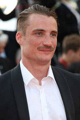 75th Cannes Film Festival. Red carpet of the film Three thousand years of longing . Pierre Lottin. 280446 2022-05-20 Cannes France  Copyright: xIsabellexVautierx xStarfacex STAR_280446_055