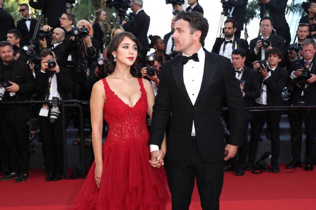 Caylee Cowan and Casey Affleck at the premiere of the feature film Three Thousand Years of Longing at the Festival de Cannes 2022 75 Cannes International Film Festival at the Palais des Festivals Cannes, 20 05 2022. Foto:xD.xBedrosianx xFuturexImage