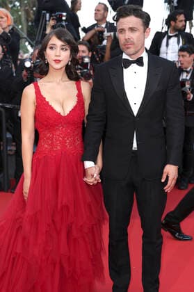 Caylee Cowan and Casey Affleck at the premiere of the feature film Three Thousand Years of Longing at the Festival de Cannes 2022 75 Cannes International Film Festival at the Palais des Festivals Cannes, 20 05 2022. Foto:xD.xBedrosianx xFuturexImage