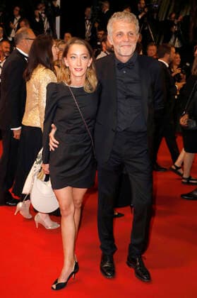 Stephane Guillon with company at the premiere of the feature film Brother and Sister Frere et soeur at the Festival de Cannes 2022 75 Cannes International Film Festival at the Palais des Festivals Cannes, 20 05 2022. Foto:xS.xGabschx xFuturexImage