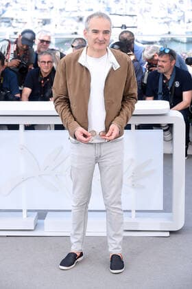 75th Cannes film festival 2022, Photocall film Irma Vep. Pictured: Olivier Assayas  Copyright: xAlbertoxTerenghi Cannesx2022x xix xVenezia2020x