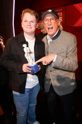 Julius Weckauf and Otto Waalkes at the award ceremony of the 43 Bavarian Film Award 2021 at the Prinzregententheater in Munich, 20 05 2022 Foto:xF.xKernx xFuturexImage