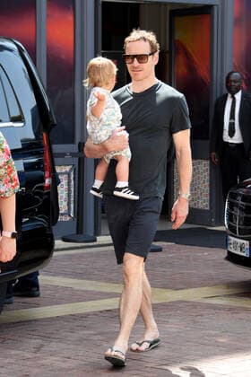 Cannes 2022 - 75Â° Festival Internazionale del cinema, giorno 4 - Arrivi al Martinez Hotel. Nella FotoMichael Fassbender con la figlia  Copyright: xManuelexMangiarottix xipa-agencyx xVenezia2020x