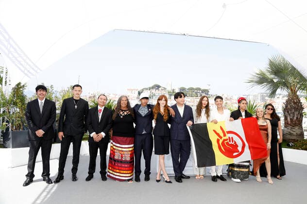 Willi White, Riley Keough, Gina Gammell, Ladainian Crazy Thunder, Calista Cottier, Robert Stover Jr, Anjelic McClung, Jessica Poor Bear, Ta Yamni Long Black Cat, Woodrow Long Elk, Wilma Colhoff, Manual Garcia and Franklin Sioux Bob at the photocall for the feature film War Pony at the Festival de Cannes 2022 75 Cannes International Film Festival at t Foto:xD.xBedrosianx xFuturexImage
