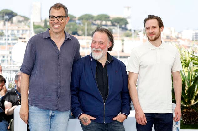 Dominik Moll, Bouli Lanners and Bastien Bouillon at the photocall for the feature film La nuit du 12 The Night of the 12th at the Festival de Cannes 2022 75 Cannes International Film Festival at the Palais des Festivals Cannes, 21 05 2022 Foto:xD.xBedrosianx xFuturexImage